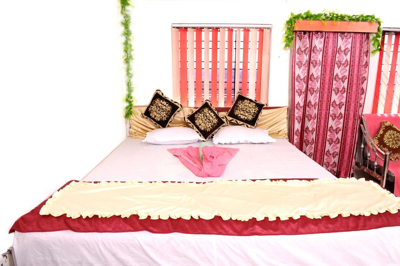 Jayanti Hotel Tarapith Exterior photo