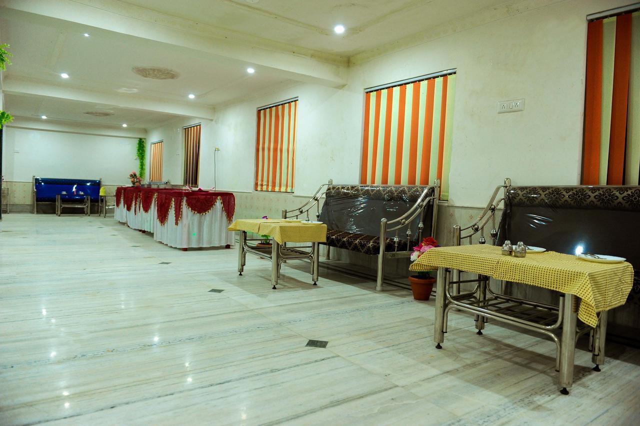 Jayanti Hotel Tarapith Exterior photo